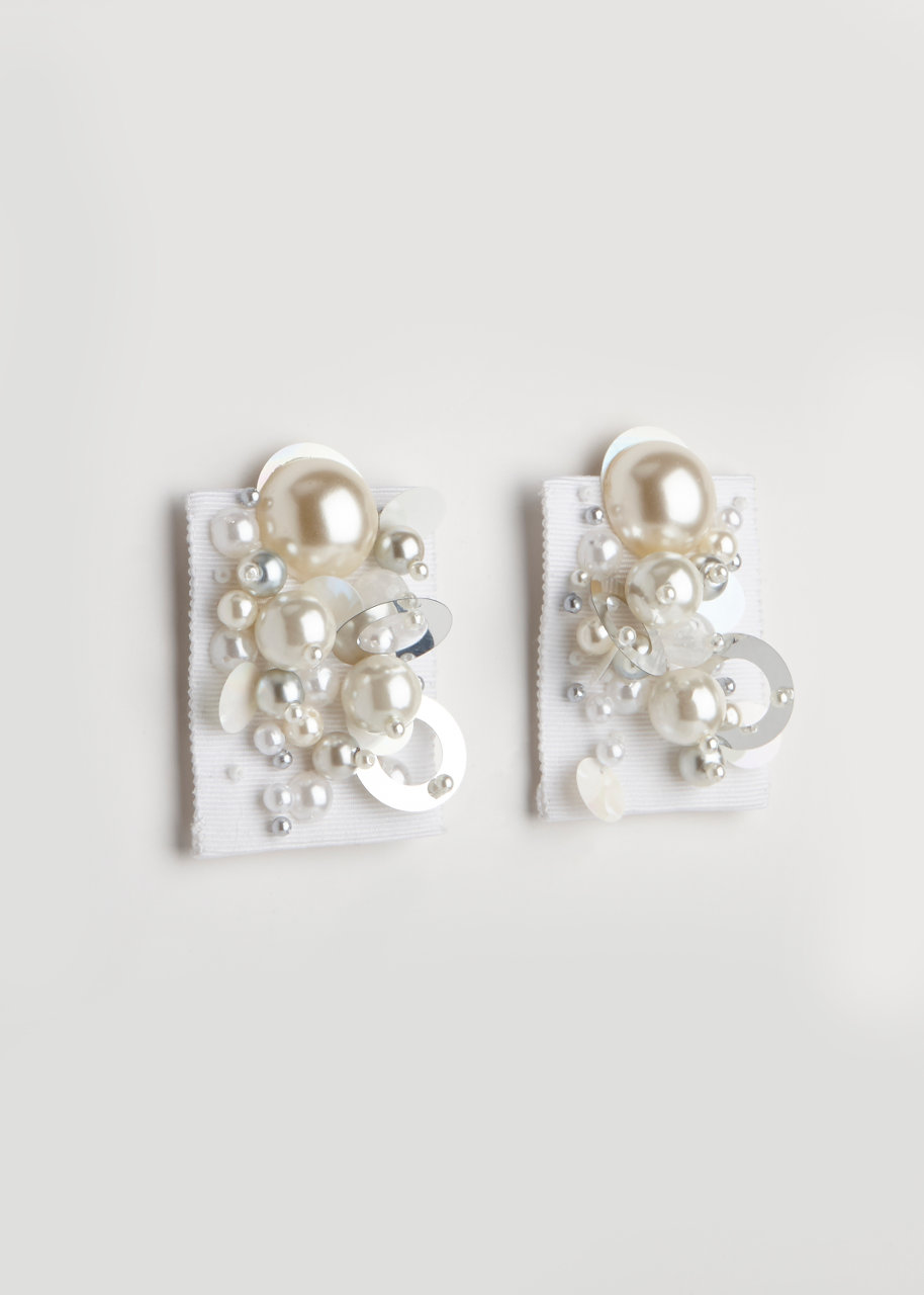 pearl earrings front view